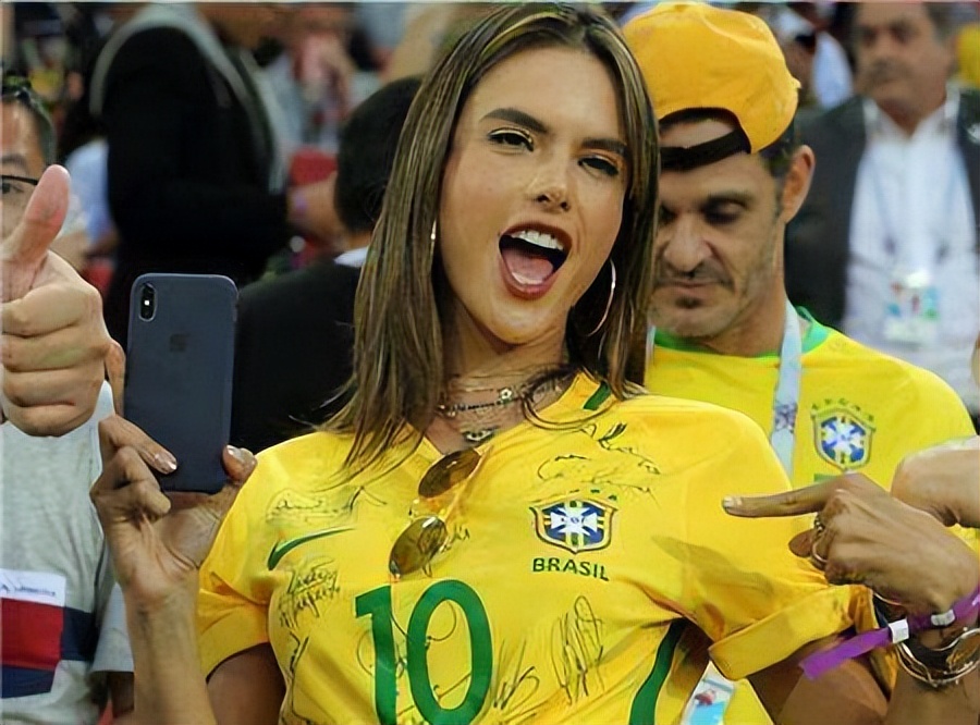 巴西队实力出众,女足世界杯争奇斗艳 巴西队实力出众,女足世界杯争奇斗艳