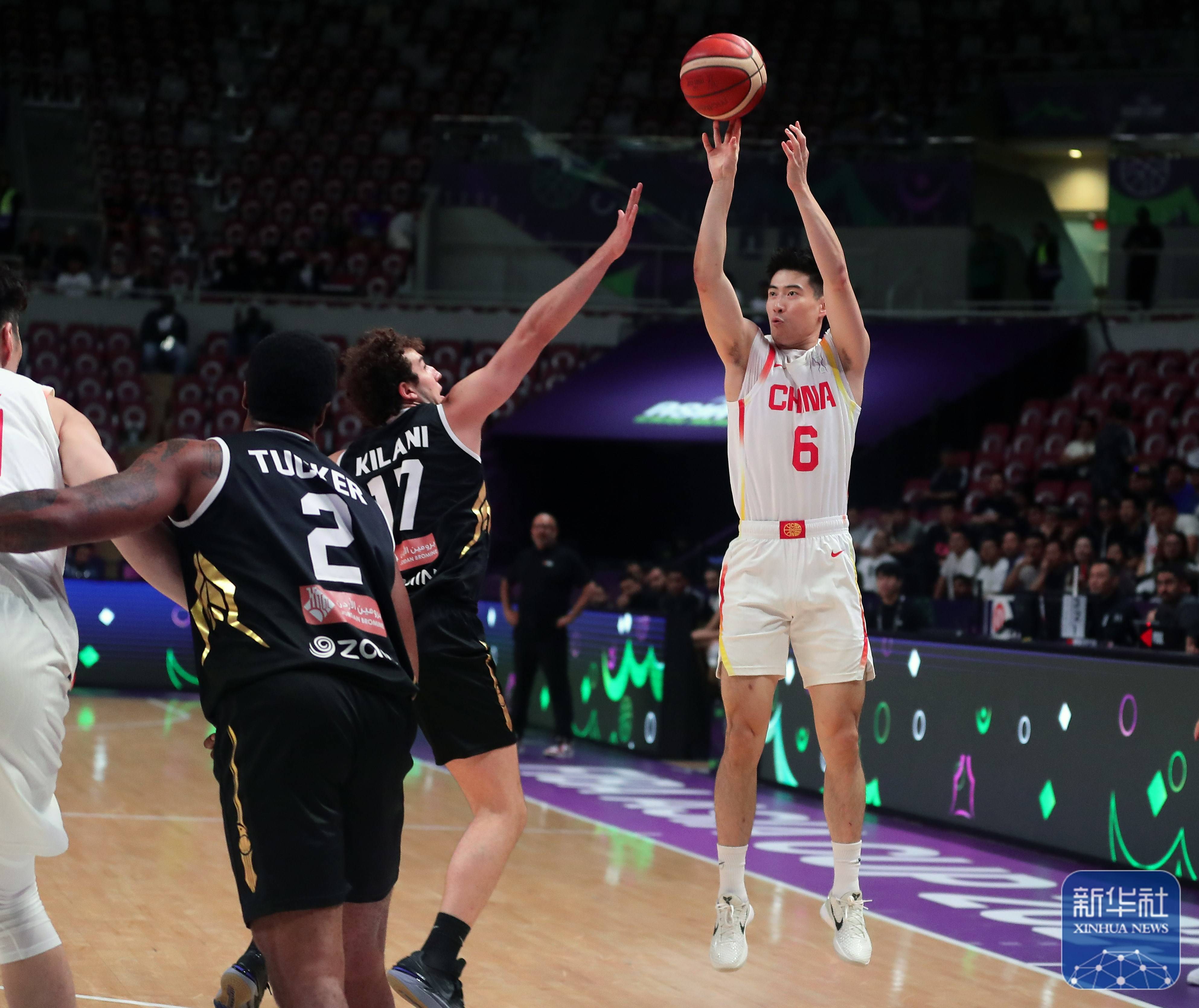 亚洲篮球巅峰对决,赛场上掀起一场激烈的角逐 亚洲篮球巅峰对决,赛场上掀起一场激烈的角逐