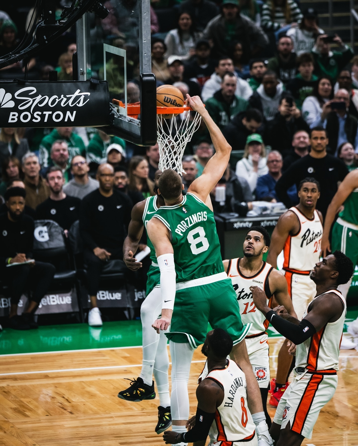 红牛二队险胜迈凯伦,汉密尔顿统治全场 红牛二队险胜迈凯伦,汉密尔顿统治全场