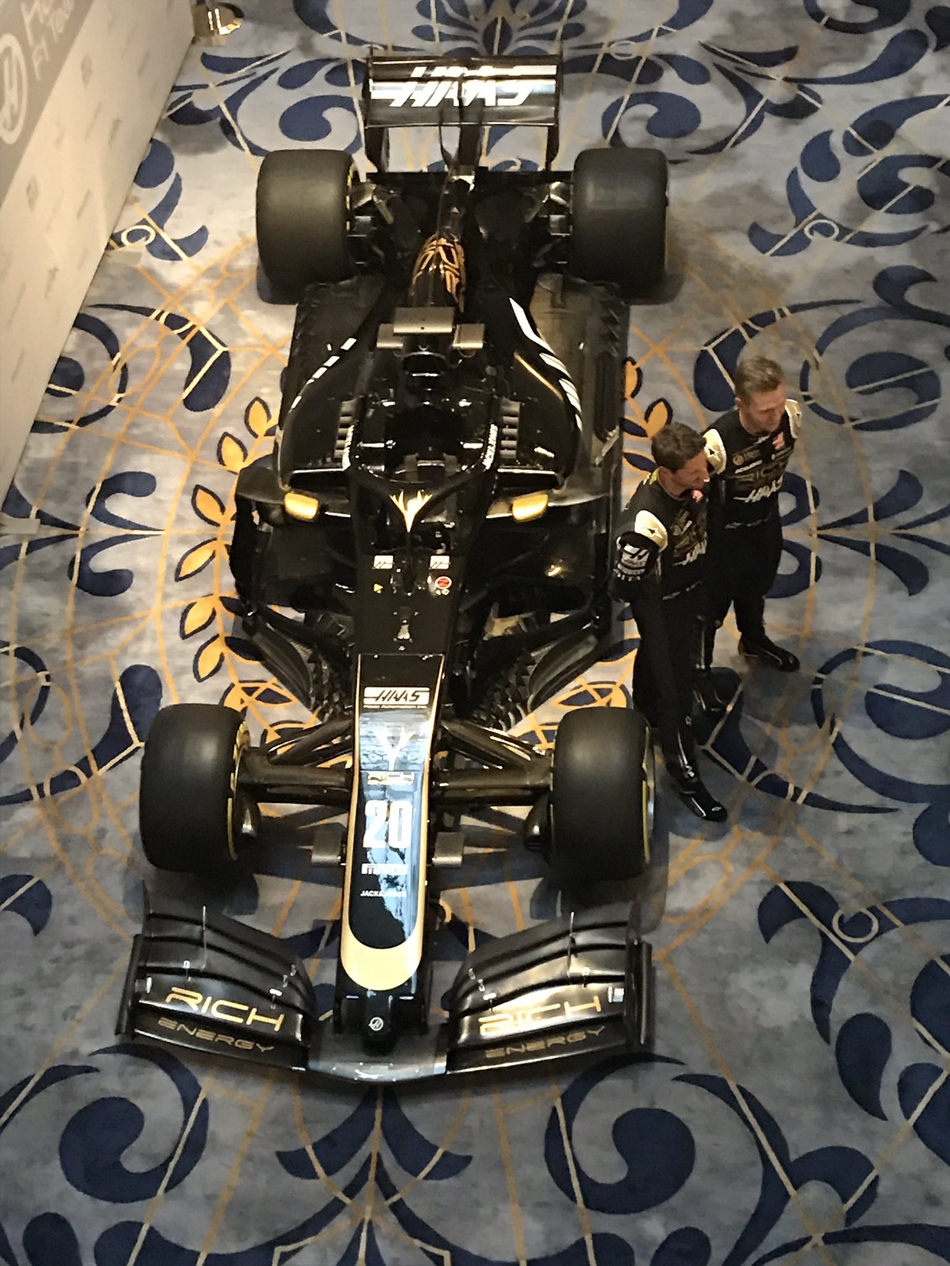 索伯车队绝杀哈斯车队，皮亚斯特里扛起全队