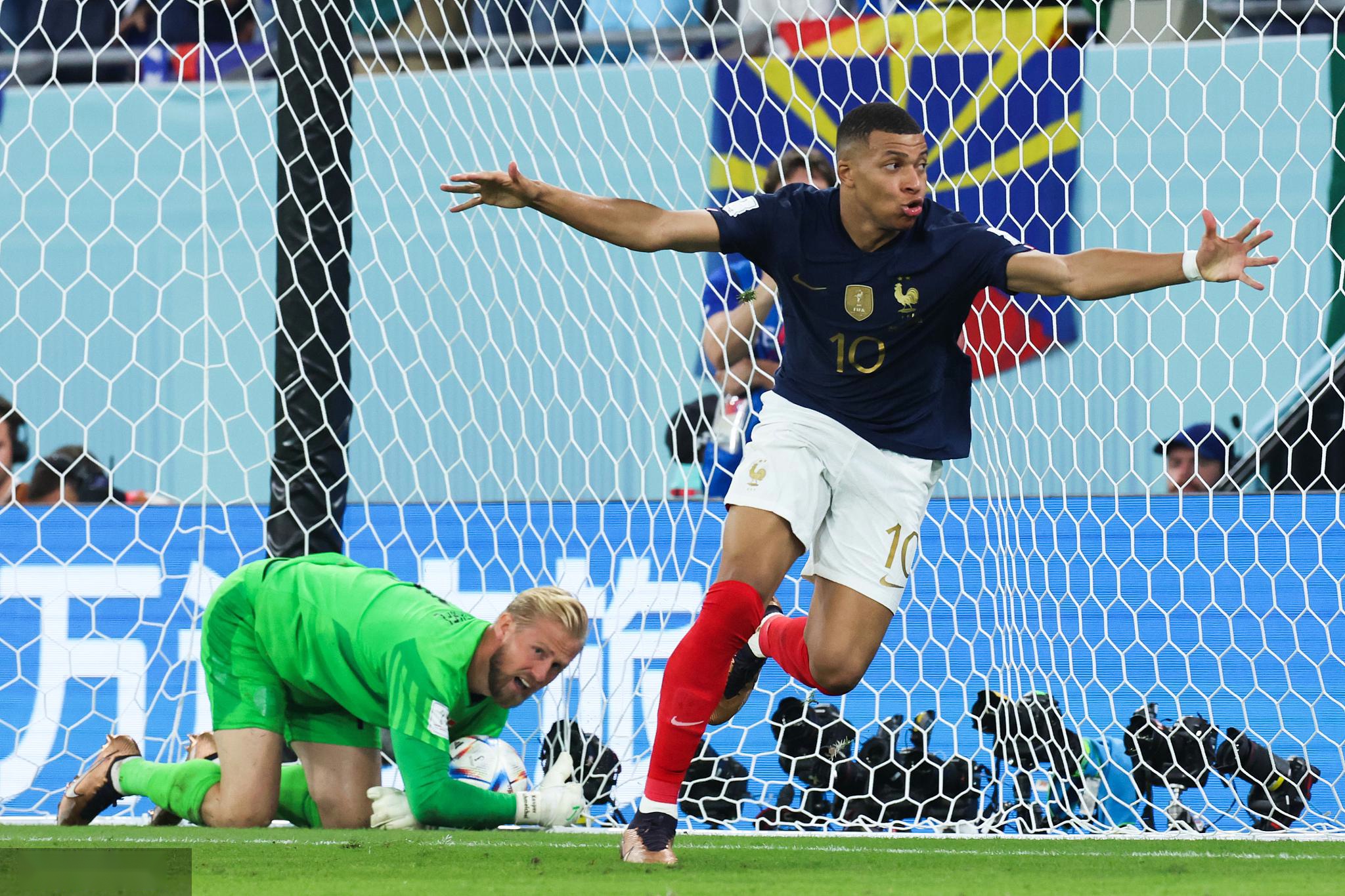 切尔西鏖战巴黎，姆巴佩高光表现