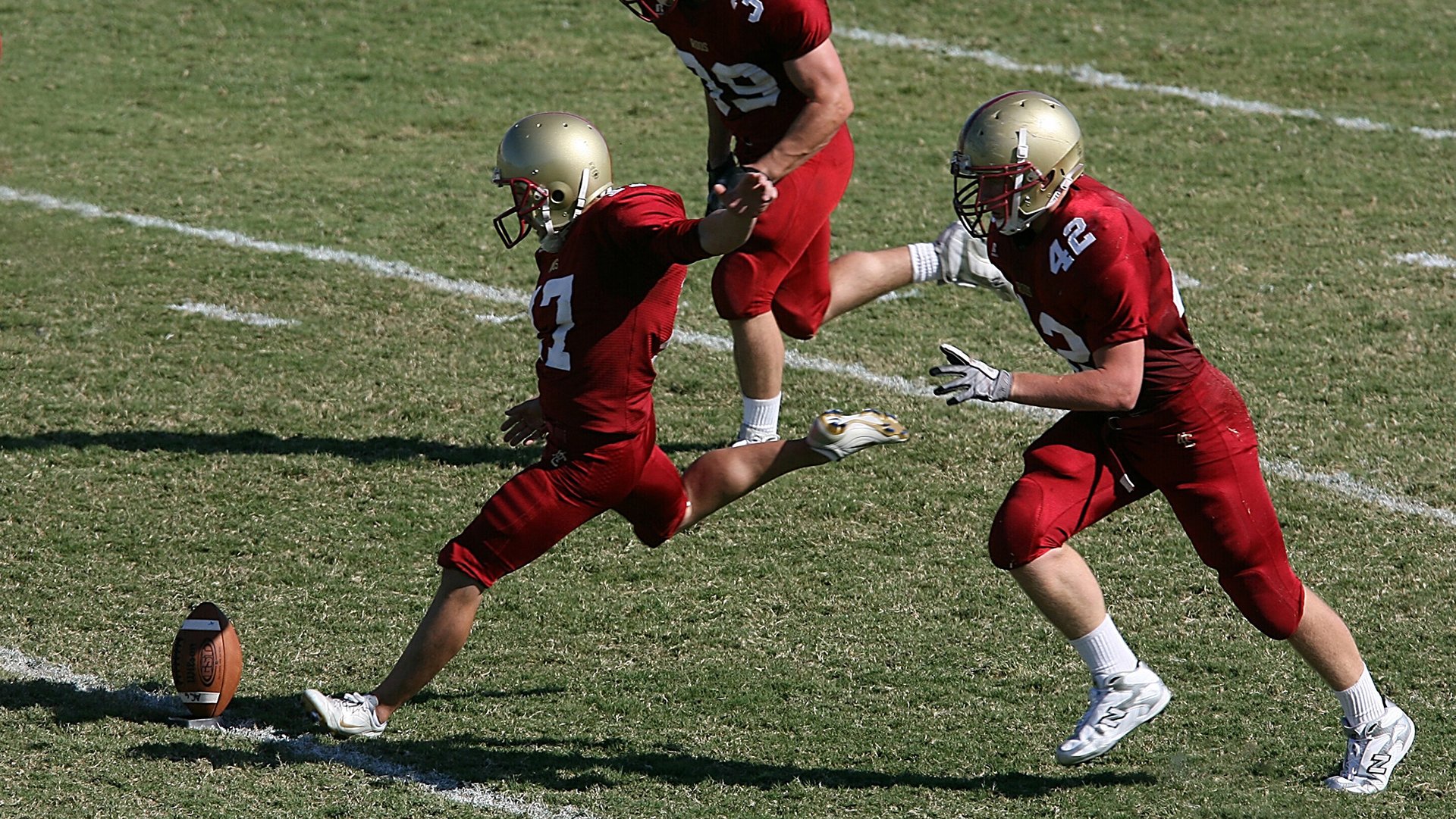 绝境中的领袖光芒，从波兰绝杀曼联到梅西扛起全队的启示